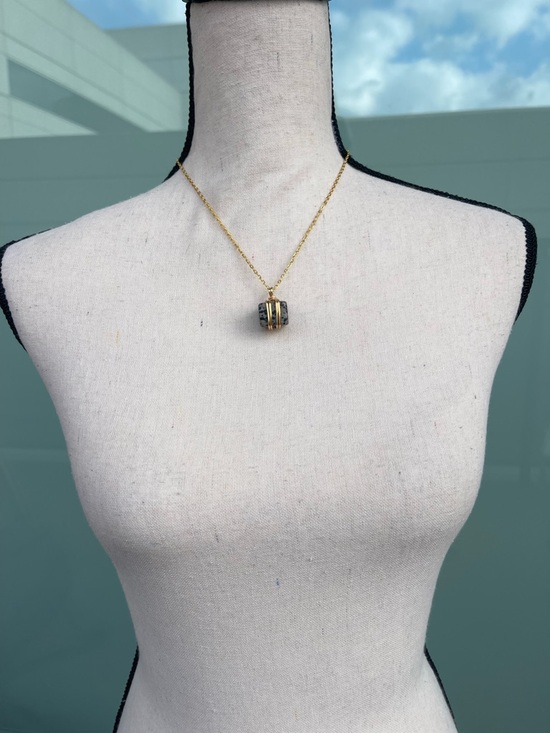 Dalmatian Jasper Square Cut Gold Tone Wire Wrap Necklace Handmade - Picture 3 of 7